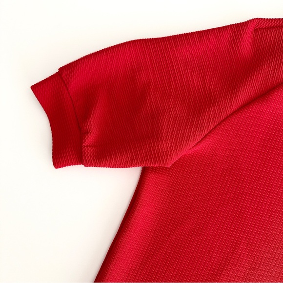 💥5/$15 EUC Shein Red Textured Top - Picture 5 of 8